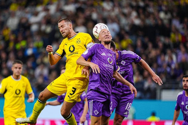 Kopfballduell Luftzweikampf Waldemar Anton (Borussia Dortmund, 03), Fabien Lemke (HEBC Hamburg, 21) GER, HEBC Hamburg vs. Borussia Dortmund, Fußball, DFB-Pokal, 1. Runde, Saison 2026 2027, 01.09.2026 GER, HEBC Hamburg vs. Borussia Dortmund, Fußball, DFB-Pokal, 1. Runde, Saison 2026 2027, 01.09.2026 Hamburg *** Heading duel, aerial battle: Waldemar Anton (Borussia Dortmund), 03, Fabien Lemke (HEBC Hamburg), 21 GER, HEBC Hamburg vs. Borussia Dortmund, soccer, DFB Cup, 1st round, 2026–2027 season, September 1, 2026 GER, HEBC Hamburg vs. Borussia Dortmund, Soccer, DFB Cup, Round 1, 2026–2027 season, September 1, 2026 Hamburg Copyright: xEibner-Pressefoto MarcelxvonxFehrnx EP_MFN