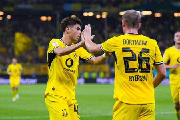 01.09.2026, xydrx, Fußball, DFB Pokal, HEBC Hamburg - Borussia Dortmund, Saison 2026 2027, Volksparkstadion: Torjubel nach dem Tor zum 1:0 für Borussia Dortmund durch Torschütze Julian Ryerson (Borussia Dortmund, 26) zusammen mit Samuele Inacio (Borussia Dortmund, 40) DFB regulations prohibit any use of photographs as image sequences and or quasi-video. *** September 1, 2026, xydrx, Soccer, DFB Cup, HEBC Hamburg vs. Borussia Dortmund, 2026–2027 season, Volksparkstadion: Celebrations after Borussia Dortmund’s 1–0 goal scored by Julian Ryerson (Borussia Dortmund, 26) alongside Samuele Inacio (Borussia Dortmund, 40). DFB regulations prohibit any use of photographs as image sequences and or quasi-video. Copyright: HMBxMedia YannisxDreimann