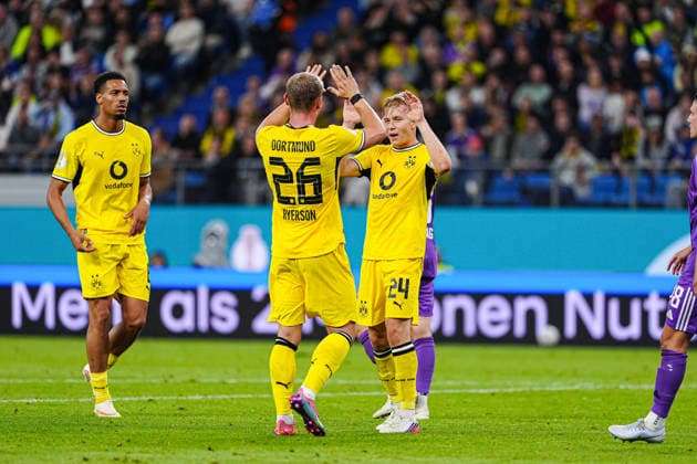 Torjubel Borussia Dortmund nach Tor zum 0:2 Daniel Svensson (Borussia Dortmund, 24) GER, HEBC Hamburg vs. Borussia Dortmund, Fußball, DFB-Pokal, 1. Runde, Saison 2026 2027, 01.09.2026 GER, HEBC Hamburg vs. Borussia Dortmund, Fußball, DFB-Pokal, 1. Runde, Saison 2026 2027, 01.09.2026 Hamburg *** Borussia Dortmund celebrates after Daniel Svensson scores to make it 0–2, Borussia Dortmund, 24 GER, HEBC Hamburg vs. Borussia Dortmund, Soccer, DFB Cup, 1st Round, 2026–2027 Season, September 1, 2026, GER, HEBC Hamburg vs. Borussia Dortmund, Soccer, DFB Cup, Round 1, 2026–2027 season, September 1, 2026, Hamburg Copyright: xEibner-Pressefoto MarcelxvonxFehrnx EP_MFN