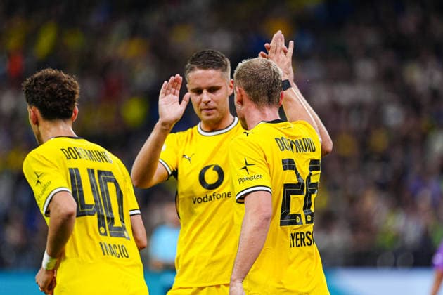 Torjubel Borussia Dortmund nach Eigentor zum 0:1 Janek Wrede (HEBC Hamburg, 15) GER, HEBC Hamburg vs. Borussia Dortmund, Fußball, DFB-Pokal, 1. Runde, Saison 2026 2027, 01.09.2026 GER, HEBC Hamburg vs. Borussia Dortmund, Fußball, DFB-Pokal, 1. Runde, Saison 2026 2027, 01.09.2026 Hamburg *** Borussia Dortmund celebrates after an own goal makes it 0–1 by Janek Wrede of HEBC Hamburg, 15 GER, HEBC Hamburg vs. Borussia Dortmund, Soccer, DFB Cup, 1st Round, 2026–2027 Season, September 1, 2026, GER, HEBC Hamburg vs. Borussia Dortmund, Soccer, DFB Cup, Round 1, 2026–2027 Season, September 1, 2026, Hamburg Copyright: xEibner-Pressefoto MarcelxvonxFehrnx EP_MFN