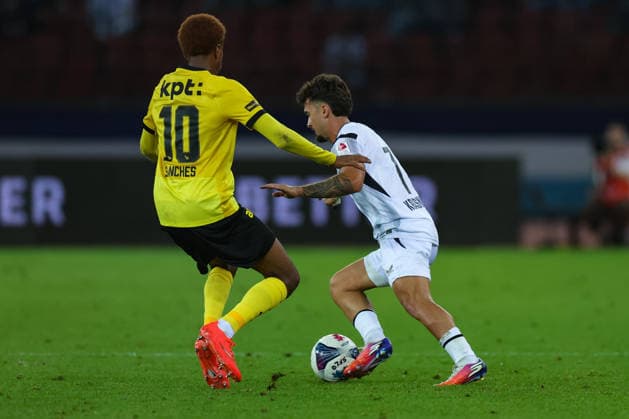 September 1, 2026, Soccer, Brack Super League 2026–27, Matchday 6, FC Zurich vs. BSC Young Boys, Letzigrund Stadium, Zurich, Switzerland: Alvyn Sanches (10, BSC Young Boys) in a tackle with Bledian Krasniqi (7, FC Zurich). Photo by Urs Ottiger
