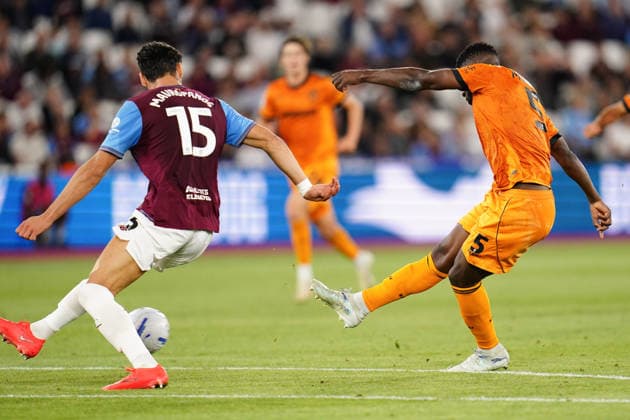 Sky Bet Championship: West Ham United v Wolverhampton Wanderers Marshall Munetsi of Wolverhampton Wanderers scores to make it 2-1 during the Sky Bet Championship match West Ham United vs Wolverhampton Wanderers at London Stadium, London, United Kingdom on 01 September 2026 (Photo by Harvey Murphy News Images) Copyright: xHarveyxMurphy NewsxImagesx