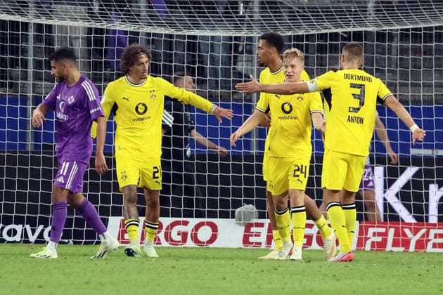 01.09.2026, xrekx, Fussball DFB Pokal 1.Runde, Hamburg-Eimsbütteler Ballsport-Club - Borussia Dortmund v.l. Torjubel nach dem Tor zum celebrating the goal celebrate 0:2 durch Daniel Svensson (Borussia Dortmund) mit Fabio Silva (Borussia Dortmund) Felix Nmecha (Borussia Dortmund) Waldemar Anton (Borussia Dortmund) Hamburg *** September 1, 2026, xrekx, Soccer DFB Cup 1st Round, Hamburg Eimsbütteler Ballsport Club vs. Borussia Dortmund – Goal celebration after Daniel Svensson’s goal (0–2) by Borussia Dortmund with Fabio Silva, Felix Nmecha, and Waldemar Anton; Hamburg