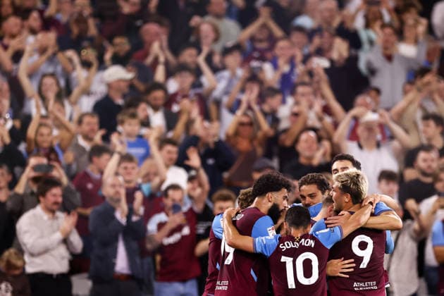 West Ham United v Wolverhampton Wanderers 01 September 2026, London - EFL Championship Football - West Ham United v Wolverhampton Wanderers - The West Ham team celebrates their second goal together - Photo: Jacques Feeney Offside. London UK *** West Ham United gegen Wolverhampton Wanderers, 1. September 2026, London, EFL Championship, Fußball: West Ham United gegen Wolverhampton Wanderers. Die Mannschaft von West Ham feiert gemeinsam ihr zweites Tor. Foto: Jacques Feeney, Abseits, London, Großbritannien  Copyright: xJacquesxFeeneyx xOffsidexOffside
