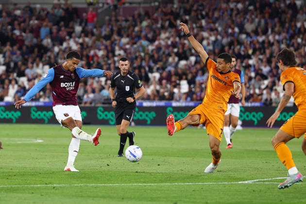 London, England, 1st September 2026. Divine Mukasa of West Ham United scores to make it 1-0 during the West Ham United vs Wolverhampton Wanderers Sky Bet Championship match at the London Stadium, London. Picture credit should read: Paul Terry Sportimage EDITORIAL USE ONLY. No use with unauthorised audio, video, data, fixture lists, club league logos or live services. Online in-match use limited to 120 images, no video emulation. No use in betting, games or single club league player publications. SPI_034_PT_West_Ham_Wolves SPI-4952-0034