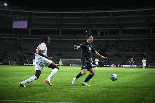 MonzaÕs Michael Folorunsho fights for the ball with Torino s Alessio Cacciamani during Frecciarossa Italian Cup 2026 2027 soccer match between Torino and Monza at the at the Stadio Olimpico Grande Torino in Turin, north west Italy - Tuesday, September 01, 2026. - Soccer .  Copyright: xMarcoxAlpozzi LaPressex