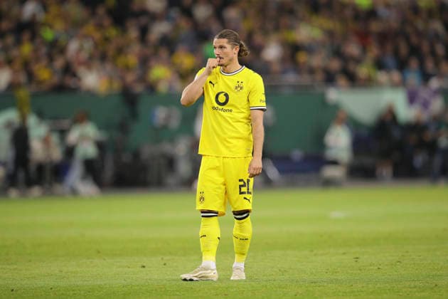 Foto : skeptische Miene bei ... Marcel Sabitzer ( Dortmund ) Fussball DFB Pokal , 1. Runde am Di. 01.09.2026 HEBC - Borussia Dortmund *** Photo: Marcel Sabitzer looking skeptical; Dortmund soccer; DFB Cup, 1st round on Tue, Sept. 1, 2026; HEBC vs. Borussia Dortmund
