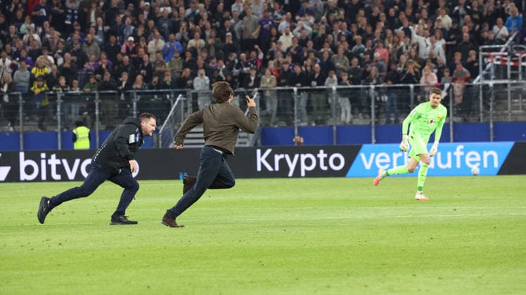 01.09.2026, xrekx, Fussball DFB Pokal 1.Runde, Hamburg-Eimsbütteler Ballsport-Club - Borussia Dortmund v.l. Flitzer Hamburg *** September 1, 2026, xrekx, Soccer, DFB Cup First Round, Hamburg Eimsbütteler Ballsport Club vs. Borussia Dortmund vs. l Flitzer Hamburg