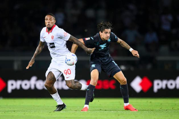 Torino FC v AC Monza - Coppa Italia Michael Folorunsho of AC Monza competes for the ball with Sandro Kulenovic of Torino FC during the Coppa Italia football match between Torino FC and AC Monza. Turin Italy Copyright: xNicolòxCampox