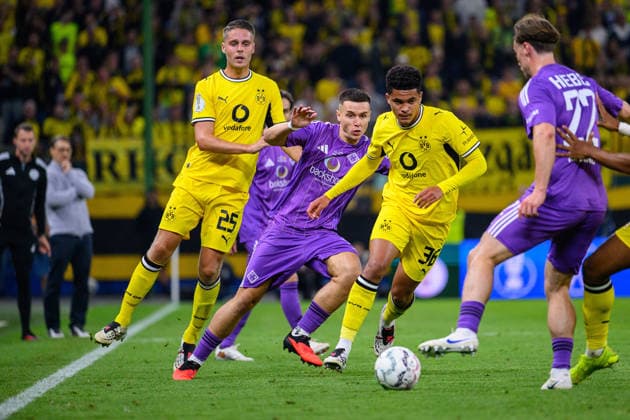 Fußball I Saison 2026-2027 I DFB-Pokal I 1. Runde I HEBC - Borussia Dortmund I 01.09.2026 Joey Veerman (25, Borussia Dortmund), Semir Demirovic (5, HEBC Hamburg), Kaua Prates (36, Borussia Dortmund) Hamburg Volksparkstadion Hamburg Deutschland *** Soccer 2026–2027 Season DFB Cup First Round HEBC vs. Borussia Dortmund September 1, 2026 Joey Veerman 25, Borussia Dortmund; Semir Demirovic 5, HEBC Hamburg; Kaua Prates 36, Borussia Dortmund vs. Hamburg, Volksparkstadion, Hamburg, Germany Copyright: xLobecax xHenningxRohlfsx