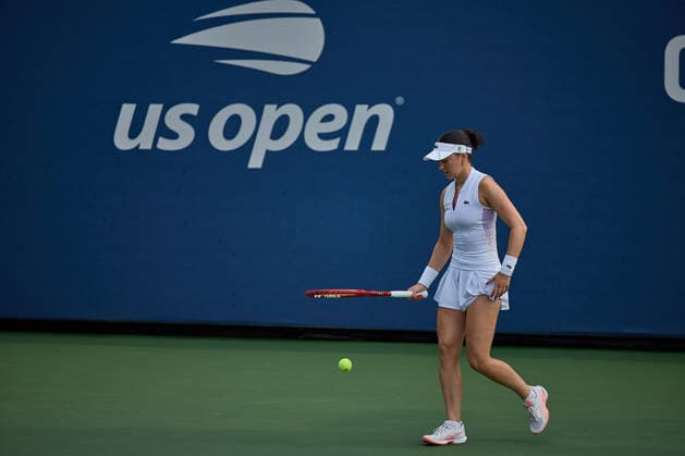 September 1, 2026, New York, New York, United States of America: Eva Lys of Germany is preparing for service during the 2026 US Open - Tennis Championships Tennis 2026: US Open - Tennis Championships: 1st RD: LYS 6:3 6:3 KNUTSON  - ZUMAs343 20260901_zsp_s343_068 Copyright: xMathiasxSchulzx