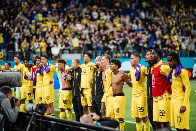DFB-Pokal: HEBC - Borussia Dortmund, 01.09.2026 Der BVB feiert vor den Fans; Fußball, DFB-Pokal, 1. Runde: HEBC vs. Borussia Dortmund am 01.09.2026 im Volksparkstadion, Hamburg DFB REGULATIONS PROHIBIT ANY USE OF PHOTOGRAPHS AS IMAGE SEQUENCES AND OR QUASI-VIDEO. *** DFB Cup: HEBC vs. Borussia Dortmund, September 1, 2026. BVB celebrates in front of the fans. Soccer, DFB Cup, First Round: HEBC vs. Borussia Dortmund on September 1, 2026, at the Volksparkstadion, Hamburg. DFB regulations prohibit any use of photographs as image sequences and or quasi-video. Copyright: xBEAUTIFULxSPORTS Tonhäuserx