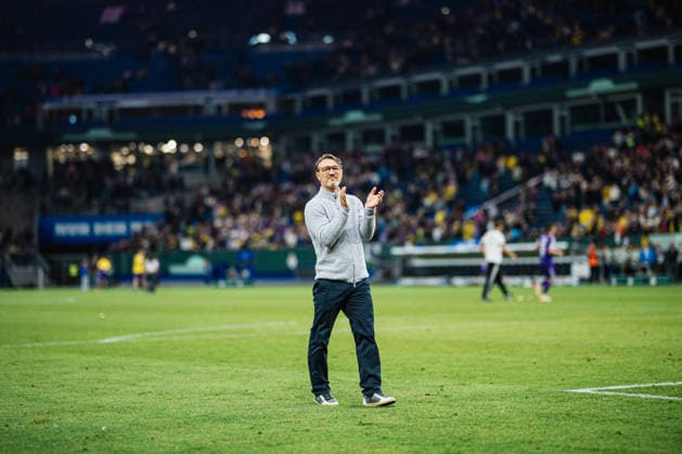 DFB-Pokal: HEBC - Borussia Dortmund, 01.09.2026 Der BVB feiert vor den Fans, hier Niko KovaÄ (Trainer Borussia Dortmund); Fußball, DFB-Pokal, 1. Runde: HEBC vs. Borussia Dortmund am 01.09.2026 im Volksparkstadion, Hamburg DFB REGULATIONS PROHIBIT ANY USE OF PHOTOGRAPHS AS IMAGE SEQUENCES AND OR QUASI-VIDEO. *** DFB Cup: HEBC vs. Borussia Dortmund, September 1, 2026. BVB celebrates in front of the fans; pictured here is Niko Kovac Borussia Dortmund Soccer Coach, DFB Cup, First Round: HEBC vs. Borussia Dortmund on September 1, 2026, at the Volksparkstadion, Hamburg. DFB REGULATIONS PROHIBIT ANY USE OF PHOTOGRAPHS AS IMAGE SEQUENCES AND OR QUASI-VIDEO Copyright: xBEAUTIFULxSPORTS Tonhäuserx