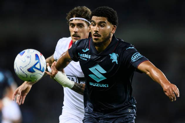 Torino FC v AC Monza - Coppa Italia Zakaria Aboukhlal of Torino FC competes for the ball with Ricardo Mangas of AC Monza during the Coppa Italia football match between Torino FC and AC Monza. Turin Italy Copyright: xNicolòxCampox