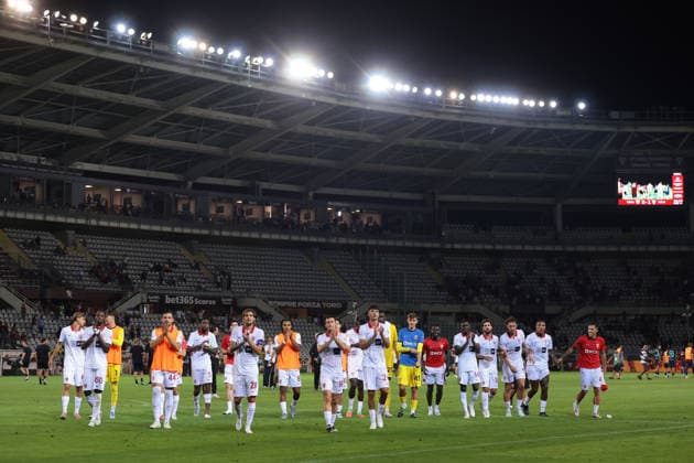 Torino v AC Monza - Coppa Italia Frecciarossa Round of Sixteen - Season 2026-2027 Turin, Italy, 1st September 2026. AC Monza players salute the fans following the 1-0 victory in the Torino vs AC Monza Coppa Italia Frecciarossa, Round of Sixteen match at Stadio Grande Torino, Turin. Picture credit should read: Jonathan Moscrop Turin Stadio Olimpico Grande Torino Italy