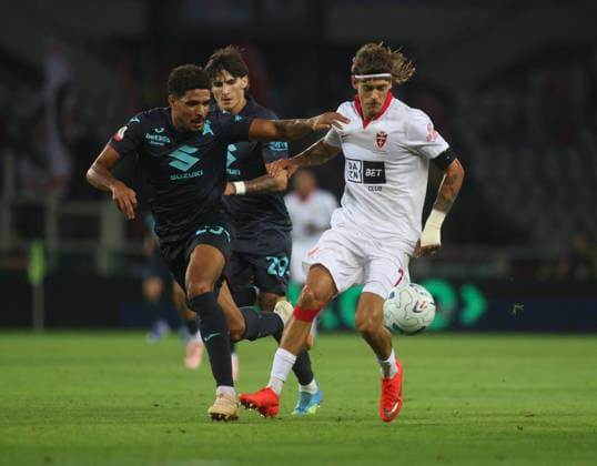 SOCCER - Coppa Italia - Torino FC vs. AC Monza Photo by IPA ABACAPRESS.COM88010946 - Ricardo Mangas of AC Monza and Saul Coco of Torino FC during the 2026 27 Coppa Italia soccer match between Torino FC and AC Monza on September 1, 2026, at the Stadio Olimpico Grande Torino in Turin, Italy. Photo by Nderim KACELI Turin Italy  Copyright: xIPAxSport ABACAx