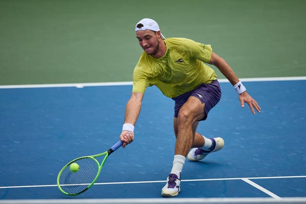 September 1, 2026, New York, New York, United States of America: Jan-Lennard Struff of Germany returns with forehand during the 2026 US Open - Tennis Championships, 1.9.2026 in New York (USTA Billie Jean King National Tennis Center), United States of America 2026 US Open - Tennis Championships; New York, 1.9.2026  - ZUMAs343 20260901_zsp_s343_071 Copyright: xMathiasxSchulzx