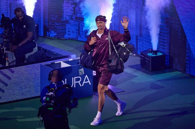 September 1, 2026, New York, New York, United States of America: Alexander Zverev of Germany is walking on court during the 2026 US Open - Tennis Championships Tennis 2026: US Open - Tennis Championships: 1st RD: ZVEREV Vs SONEGO  - ZUMAs343 20260901_zsp_s343_131 Copyright: xMathiasxSchulzx