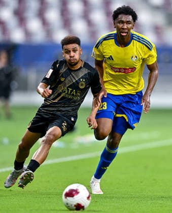 QATAR CUP 2026 SEMI-FINAL MATCH AL-SADD SC AND AL-GHARAFA SC Hashim Ali Ali (L) of Al Sadd SC and Saifeldeen Fadlalla of Al-Gharafa SC compete during the Qatar Cup 2026 semi-final match between Al-Sadd SC and Al-Gharafa SC at Khalifa International Stadium in Doha, Qatar, on September 1, 2026. DOHA Qatar Copyright: xNOUSHADx