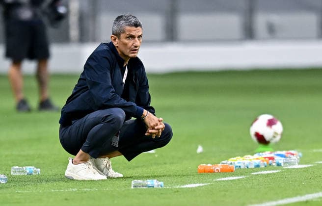 QATAR CUP 2026 SEMI-FINAL MATCH AL-SADD SC AND AL-GHARAFA SC Razvan Lucescu, head coach Al Sadd SC reacts during the Qatar Cup 2026 semi-final match between Al-Sadd SC and Al-Gharafa SC at Khalifa International Stadium in Doha, Qatar, on September 1, 2026. DOHA Qatar Copyright: xNOUSHADx