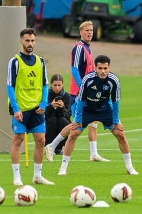 Vieira Fabio Zakaria El Ouahdi ( HSV ) Deutschland , Hamburg , Volksparkstadion Trainingsgelände , Fussball , 1. Bundesliga , Training des Hamburger SV *** Vieira Fabio Zakaria El Ouahdi HSV Germany, Hamburg, Volksparkstadion Training Facility, Soccer, Bundesliga 1, Hamburger SV Training