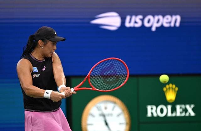 (260902) -- NEW YORK, Sept. 2, 2026 -- Indonesia s Janice Tjen returns a shot during the women s singles first round match against Mirra Andreeva of Russia at the 2025 US Open tennis championships in New York, the United States, Sept. 1, 2026. ) (SP)U.S.-NEW YORK-TENNIS-US OPEN-WOMEN S SINGLES LixRui 