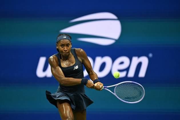 (260902) -- NEW YORK, Sept. 2, 2026 -- Coco Gauff of the United States hits a return during the women s singles first round match between Coco Gauff of the United States and Zeynep Sonmez of T¨¹rkiye at the 2026 US Open tennis championships in New York, the United States, Sept. 1, 2026. ) (SP)U.S.-NEW YORK-TENNIS-US OPEN-WOMEN S SINGLES LixRui 