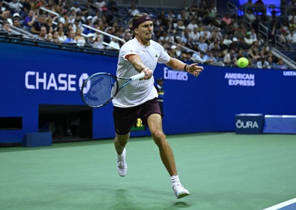 (260902) -- NEW, Sept. 2, 2026 -- Alexander Zverev of Germany hits a return during the men s singles first round match between Alexander Zverev of Germany and Lorenzo Sonego of Italy at the 2026 US Open tennis championships in New York, the United States, Sept. 2, 2026. ) (SP)U.S.-NEW YORK-TENNIS-US OPEN-MEN S SINGLES LixRui 