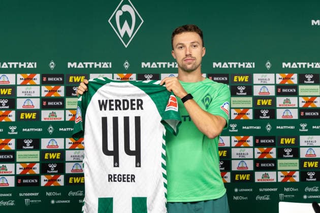 02.09.2026, GER, Fußball, Herren, 1. Bundesliga, Saison 2026 2027, Spielervorstellung, SV Werder Bremen Youri Regeer ( Werder Bremen, 44 ) wird im Rahmen einer Pressekonferenz vorgestellt, Bremen Weserstadion Bremen Deutschland *** September 2, 2026, GER, Soccer, Men s, Bundesliga 1, 2026–2027 Season, Player Introduction, SV Werder Bremen: Youri Regeer, age 44, is introduced at a press conference at the Weserstadion in Bremen, Germany Copyright: xNordphoto Maasx