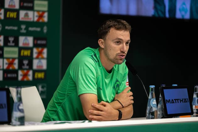 02.09.2026, GER, Fußball, Herren, 1. Bundesliga, Saison 2026 2027, Spielervorstellung, SV Werder Bremen Youri Regeer ( Werder Bremen, 44 ) wird im Rahmen einer Pressekonferenz vorgestellt, Bremen Weserstadion Bremen Deutschland *** September 2, 2026, GER, Soccer, Men s, Bundesliga 1, 2026–2027 Season, Player Introduction, SV Werder Bremen: Youri Regeer, age 44, is introduced at a press conference at the Weserstadion in Bremen, Germany Copyright: xNordphoto Maasx