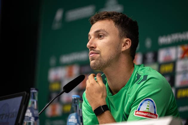 02.09.2026, GER, Fußball, Herren, 1. Bundesliga, Saison 2026 2027, Spielervorstellung, SV Werder Bremen Youri Regeer ( Werder Bremen, 44 ) wird im Rahmen einer Pressekonferenz vorgestellt, Bremen Weserstadion Bremen Deutschland *** September 2, 2026, GER, Soccer, Men s, Bundesliga 1, 2026–2027 Season, Player Introduction, SV Werder Bremen: Youri Regeer, age 44, is introduced at a press conference at the Weserstadion in Bremen, Germany Copyright: xNordphoto Maasx