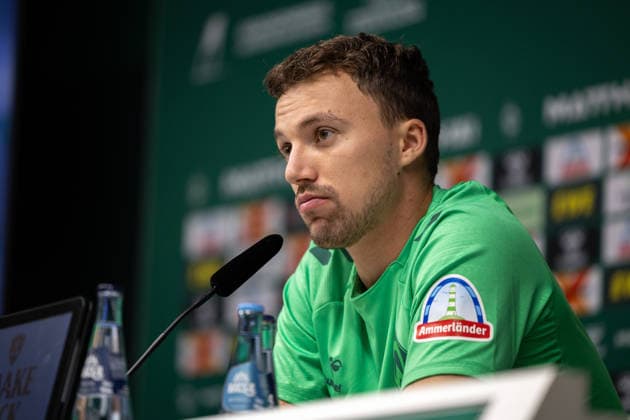 02.09.2026, GER, Fußball, Herren, 1. Bundesliga, Saison 2026 2027, Spielervorstellung, SV Werder Bremen Youri Regeer ( Werder Bremen, 44 ) wird im Rahmen einer Pressekonferenz vorgestellt, Bremen Weserstadion Bremen Deutschland *** September 2, 2026, GER, Soccer, Men s, 1. Bundesliga, 2026–2027 Season, Player Introduction, SV Werder Bremen: Youri Regeer, age 44, is introduced at a press conference at the Weserstadion in Bremen, Germany Copyright: xNordphoto Maasx