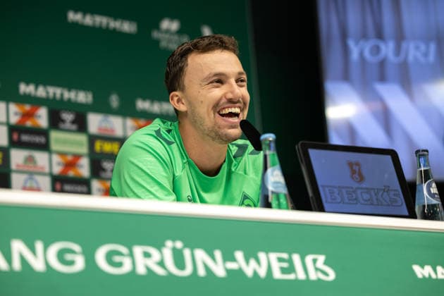 02.09.2026, GER, Fußball, Herren, 1. Bundesliga, Saison 2026 2027, Spielervorstellung, SV Werder Bremen Youri Regeer ( Werder Bremen, 44 ) wird im Rahmen einer Pressekonferenz vorgestellt, Bremen Weserstadion Bremen Deutschland *** September 2, 2026, GER, Soccer, Men s, 1. Bundesliga, 2026–2027 Season, Player Introduction, SV Werder Bremen: Youri Regeer, age 44, is introduced at a press conference at the Weserstadion in Bremen, Germany Copyright: xNordphoto Maasx