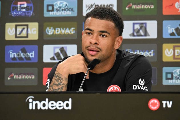 02.09.2026, xsltx, Fussball 1.Bundesliga, Eintracht Frankfurt - Pressekonferenz Noah Atubolu v.l.Noah Atubolu (TW Eintracht Frankfurt) *** September 2, 2026, xsltx, Soccer, Bundesliga 1, Eintracht Frankfurt Press Conference: Noah Atubolu (left), Noah Atubolu, Goalkeeper, Eintracht Frankfurt