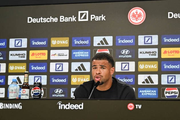 02.09.2026, xsltx, Fussball 1.Bundesliga, Eintracht Frankfurt - Pressekonferenz Noah Atubolu v.l.Noah Atubolu (TW Eintracht Frankfurt) *** September 2, 2026, xsltx, Soccer, Bundesliga 1, Eintracht Frankfurt Press Conference: Noah Atubolu (left), Noah Atubolu, Goalkeeper, Eintracht Frankfurt