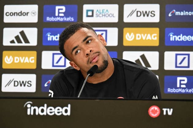 02.09.2026, xsltx, Fussball 1.Bundesliga, Eintracht Frankfurt - Pressekonferenz Noah Atubolu v.l. Noah Atubolu (TW Eintracht Frankfurt) *** September 2, 2026, xsltx, Soccer: Bundesliga 1, Eintracht Frankfurt Press Conference: Noah Atubolu (left) Noah Atubolu, Goalkeeper, Eintracht Frankfurt