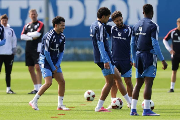 2026.09.02 xfsx Fussball 1. Bundesliga Hamburger Sportverein - Training am Volksparkstadion v.l. Zakaria El Ouahdi (Hamburger SV, 7), Immanuel Pherai (Hamburger SV, 10) (DFL DFB regulations prohibit any use of photographs as image sequences and or quasi-video. *** September 2, 2026 xfsx Soccer 1st Bundesliga Hamburger Sportverein Training at Volksparkstadion (from left) Zakaria El Ouahdi, Hamburger SV, 7; Immanuel Pherai, Hamburger SV, 10. DFL and DFB regulations prohibit any use of photographs as image sequences and or quasi-video. Copyright: HMBxMedia FernandoxSoares