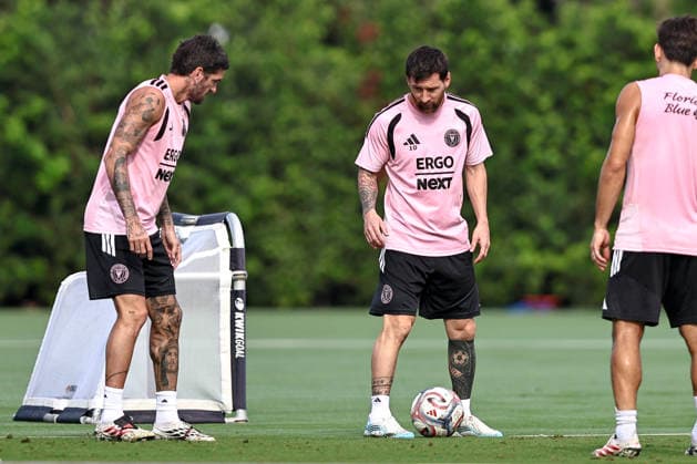 FORT LAUDERDALE, FL - SEPTEMBER 2: Rodrigo de Paul (7) and Leo Messi (10) of Inter Miami CF are seen during an Inter Miami Training Session at Florida Blue Training Center on September 2, 2026 in Fort Lauderdale, Florida. (Photo by Chris Arjoon Icon Sportswire) SOCCER: SEP 2 Inter Miami CF Training EDITORIAL USE ONLY Icon2609020000015
