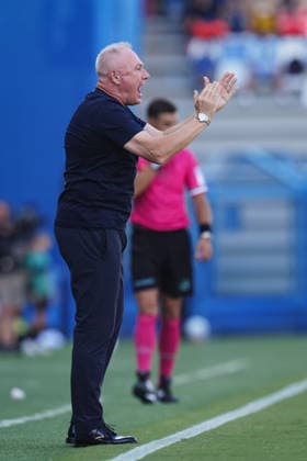 FrosinoneÕs head coach Massimiliano Alvini shouts instructions to his players during the Round of 16 of Frecciarossa Italian Cup 2026 2027 match between Sassuolo and Frosinone at Mapei Stadium Cittˆ del Tricolore - Soccer - Reggio Emilia, Italy - Wednesday September 2, 2026  Copyright: xMassimoxPaolone LaPressex