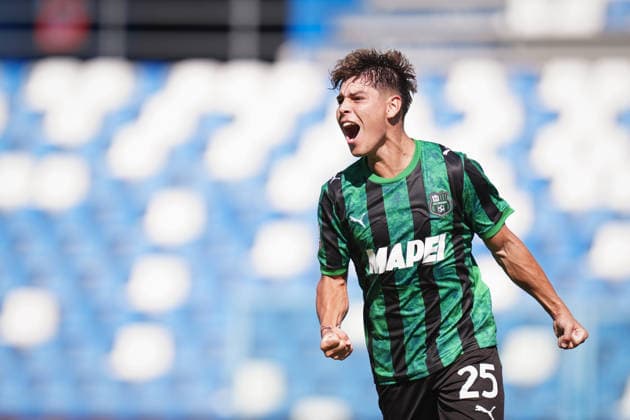 SassuoloÕs Benjamin Dominguez celebrates after scoring the 1-0 goal for his team during the Round of 16 of Frecciarossa Italian Cup 2026 2027 match between Sassuolo and Frosinone at Mapei Stadium Cittˆ del Tricolore - Soccer - Reggio Emilia, Italy - Wednesday September 2, 2026  Copyright: xMassimoxPaolone LaPressex