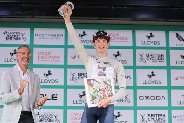 2026 Lloyds Tour of Britain Men Picture by Alex Whitehead SWpix.com - 02 09 2026 - Cycling - UCI ProSeries - 2026 Lloyds Tour of Britain Men - Stage 1: Lincoln to Lincoln (182.5km) - Elliot Rowe (Great Britain national team, Nationalteam wearing the best young rider jersey Copyright: x xSWpix.comx(t axPhotographyxHubxLtd)xAlexxWhitehead SWpix.comx SWP-3030-21849