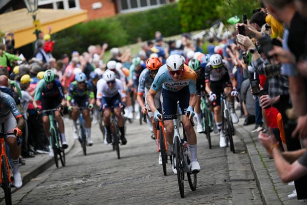 2026 Lloyds Tour of Britain Men Picture by Zac Williams SWpix.com - 02 09 2026 - Cycling - UCI ProSeries - 2026 Lloyds Tour of Britain Men - Stage 1: Lincoln to Lincoln (182.5km) - Lewis Askey (NSN Cycling Team) heading up the cobbles in Lincoln Cycling Copyright: x xSWpix.comx(t axPhotographyxHubxLtd)xZacxWilliams SWpix.comx SWP-3030-21862