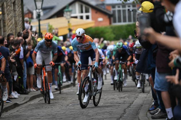 2026 Lloyds Tour of Britain Men Picture by Zac Williams SWpix.com - 02 09 2026 - Cycling - UCI ProSeries - 2026 Lloyds Tour of Britain Men - Stage 1: Lincoln to Lincoln (182.5km) - Lewis Askey (NSN Cycling Team) heading up the cobbles in Lincoln Cycling Copyright: x xSWpix.comx(t axPhotographyxHubxLtd)xZacxWilliams SWpix.comx SWP-3030-21864