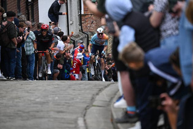 2026 Lloyds Tour of Britain Men Picture by Zac Williams SWpix.com - 02 09 2026 - Cycling - UCI ProSeries - 2026 Lloyds Tour of Britain Men - Stage 1: Lincoln to Lincoln (182.5km) - Lewis Askey (NSN Cycling Team) heading up the cobbles in Lincoln Cycling Copyright: x xSWpix.comx(t axPhotographyxHubxLtd)xZacxWilliams SWpix.comx SWP-3030-21866