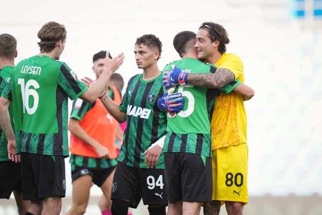 SassuoloÕs Stefano Turati and SassuoloÕs Luca Lipani celebrate for the victory at the end of the Round of 16 of Frecciarossa Italian Cup 2026 2027 match between Sassuolo and Frosinone at Mapei Stadium Cittˆ del Tricolore - Soccer - Reggio Emilia, Italy - Wednesday September 2, 2026  Copyright: xMassimoxPaolone LaPressex