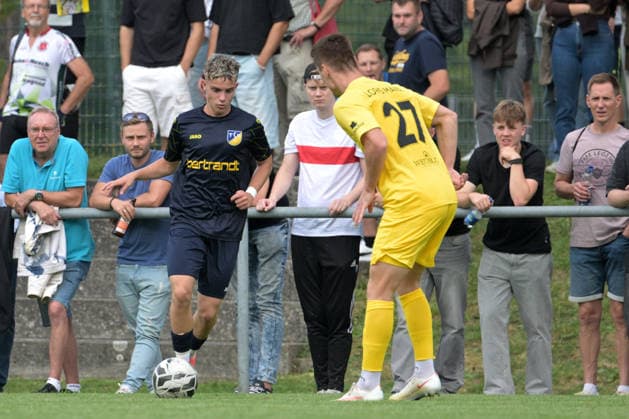 Tino Dannecker, TSV Ehningen, 07 a.m., battling for the ball with Loris Maier of SG Sonnenhof Großaspach, 27 TSV Ehningen vs. SG Sonnenhof Großaspach, soccer, DB Regio wfv Cup Round of 16, 2026–2027 season, September 2, 2026, TSV Ehningen vs. SG Sonnenhof Großaspach, Soccer, DB Regio wfv Cup Round of 16, 2026–2027 Season, September 2, 2026, Ehningen Copyright: xEibner-Pressefotox EP_TBR