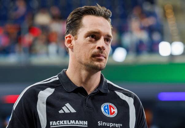 September 2, 2026 Handball 1st Bundesliga OPEL HBL 2026–2027 Season, Matchday 2: HC Erlangen, Nuremberg Metropolitan Region (HCE), TSV Hannover Burgdorf, Die Recken, DaMa, xdaxmax, Ole Rahmel, Sports Manager, HC Erlangen (HCE), pensive
