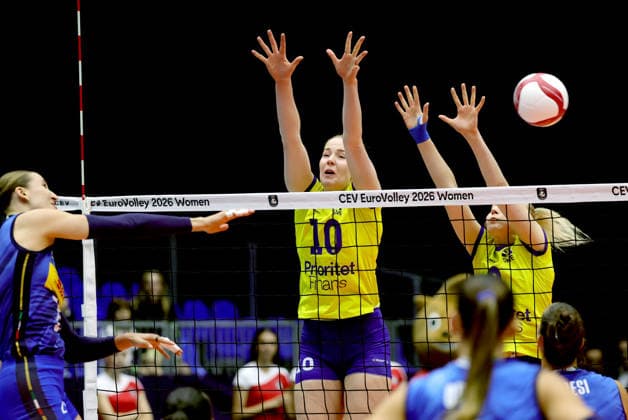 BRNO, CZECH REPUBLIC 20260902 Italy s Ekaterina Antropova faces Sweden s Isabelle Haak and Elma Olofsson during the quarterfinal of the Women s European Volleyball Championship between Italy and Sweden in Brno, Czech Republic BRNO CZECH REPUBLIC x9200x  Copyright: xAdamxIhse TTx VOLLEYBOLL-EM 2026 ITALIEN-SVERIGE