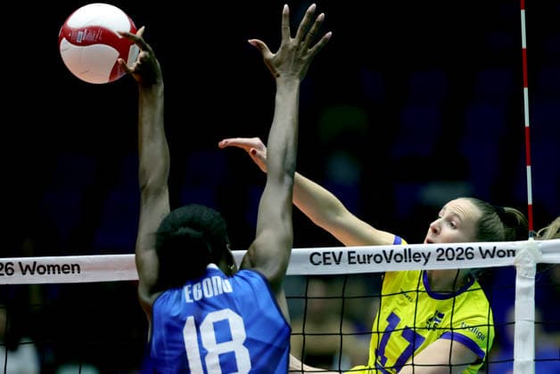 BRNO, CZECH REPUBLIC 20260902 Italy s Paola Ogechi Egonu faces Sweden s Anna Haak during the quarterfinal of the Women s European Volleyball Championship between Italy and Sweden in Brno, Czech Republic BRNO CZECH REPUBLIC x9200x  Copyright: xAdamxIhse TTx VOLLEYBOLL-EM 2026 ITALIEN-SVERIGE