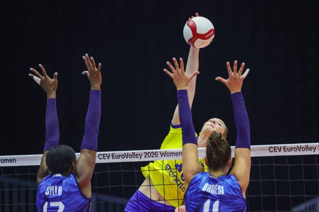 BRNO, CZECH REPUBLIC 20260902 Italy s Myriam Fatime Sylla and Italy s Anna Danesi face Sweden s Isabelle Haak during the quarterfinal of the Women s European Volleyball Championship between Italy and Sweden in Brno, Czech Republic BRNO CZECH REPUBLIC x9200x  Copyright: xAdamxIhse TTx VOLLEYBOLL-EM 2026 ITALIEN-SVERIGE